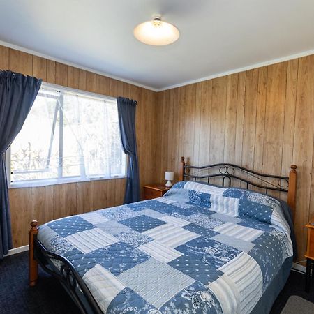 Aotea Lodge Great Barrier Tryphena Room photo