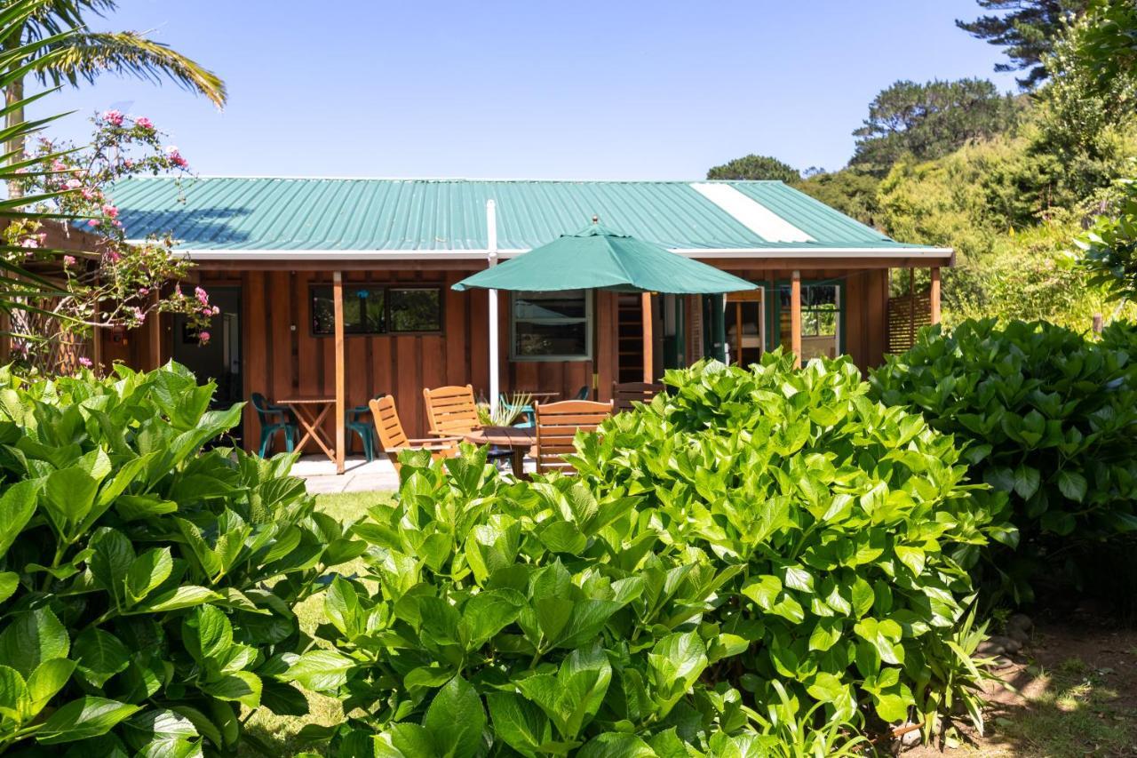 Aotea Lodge Great Barrier Tryphena Exterior photo