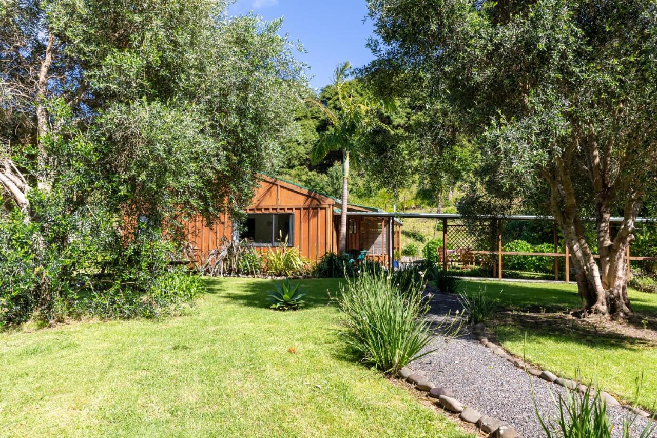 Aotea Lodge Great Barrier Tryphena Exterior photo